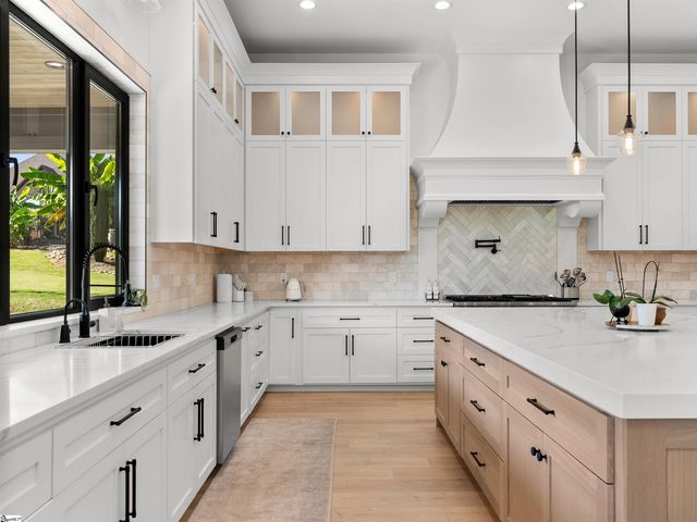 610 Crowe Creek Trail, Inman, SC 29349