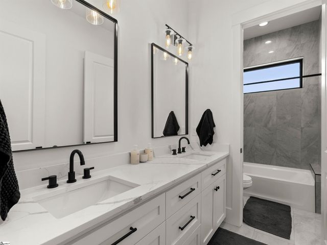 610 Crowe Creek Trail, Inman, SC 29349