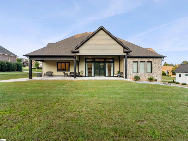 610 Crowe Creek Trail, Inman, SC 29349