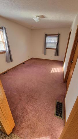 112 N Lincoln Avenue, Three Rivers City, MI 49093