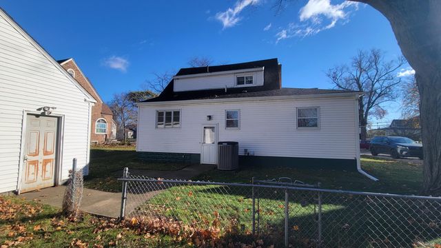 112 N Lincoln Avenue, Three Rivers City, MI 49093