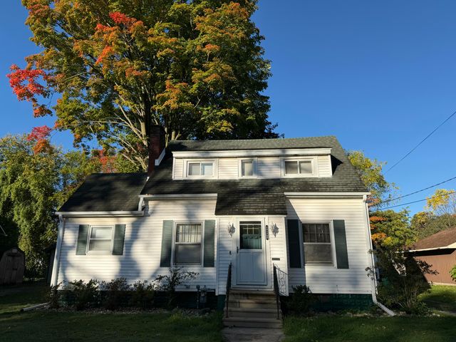 112 N Lincoln Avenue, Three Rivers City, MI 49093