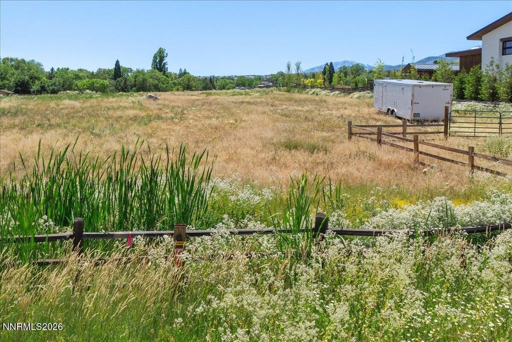 Image 10 of property listing at 2800 Holcomb Ranch Lane, Reno, NV 89511