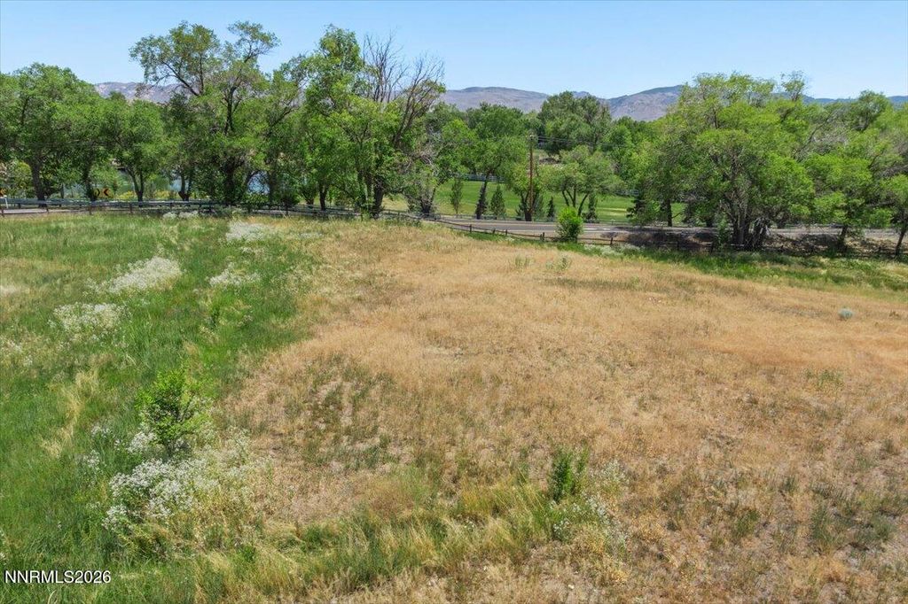 Image 16 of property listing at 2800 Holcomb Ranch Lane, Reno, NV 89511