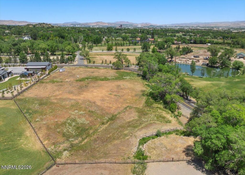 Image 5 of property listing at 2800 Holcomb Ranch Lane, Reno, NV 89511