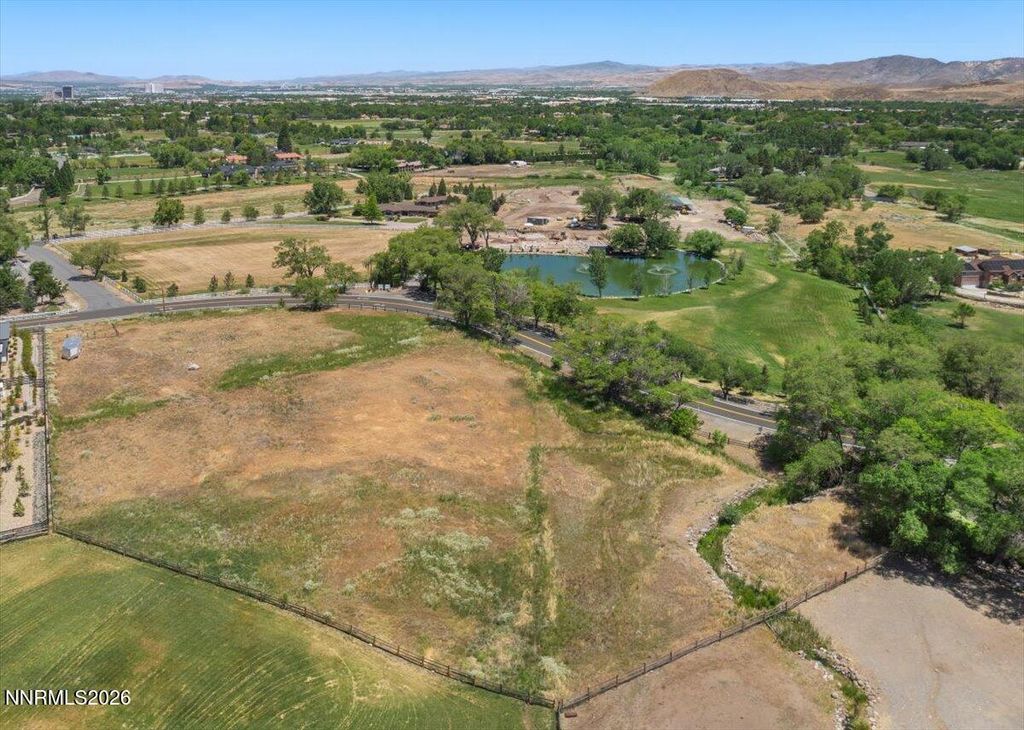 Image 6 of property listing at 2800 Holcomb Ranch Lane, Reno, NV 89511