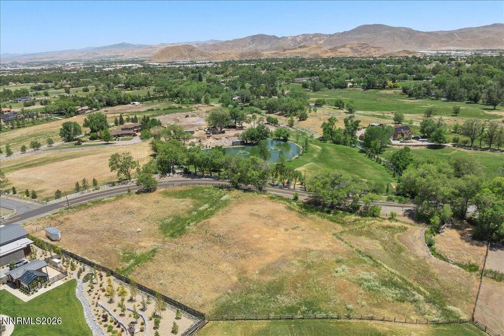 Image 7 of property listing at 2800 Holcomb Ranch Lane, Reno, NV 89511