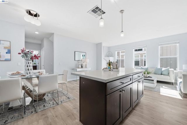 34936 Machado Cmn, Fremont, CA 94555