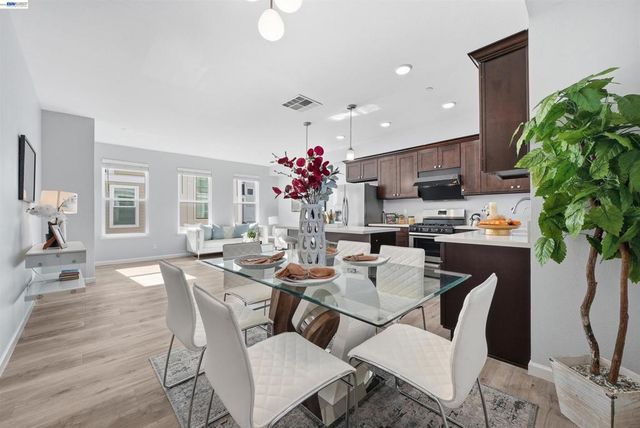 34936 Machado Cmn, Fremont, CA 94555