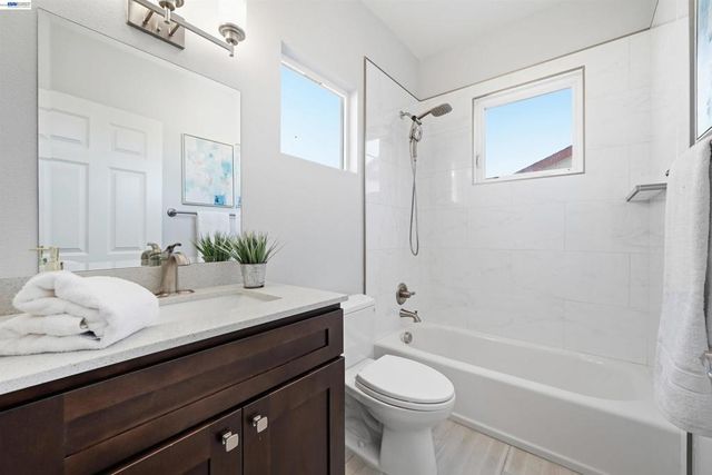 34936 Machado Cmn, Fremont, CA 94555