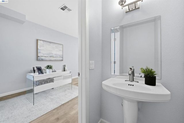 34936 Machado Cmn, Fremont, CA 94555