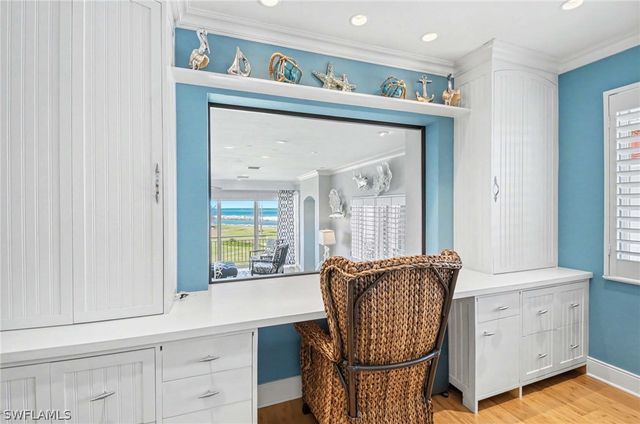 2206 Gulf Shore BLVD N G-2, Naples, FL 34102