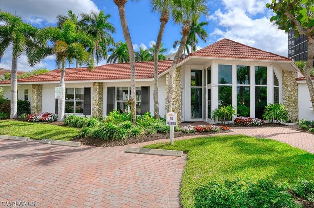 2206 Gulf Shore BLVD N G-2, Naples, FL 34102