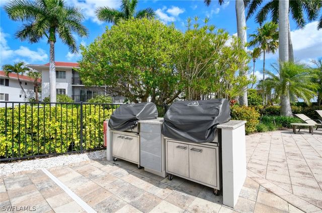 2206 Gulf Shore BLVD N G-2, Naples, FL 34102