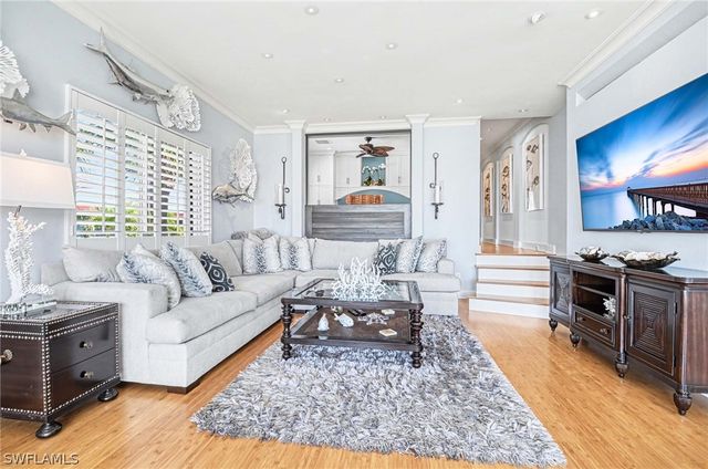 2206 Gulf Shore BLVD N G-2, Naples, FL 34102