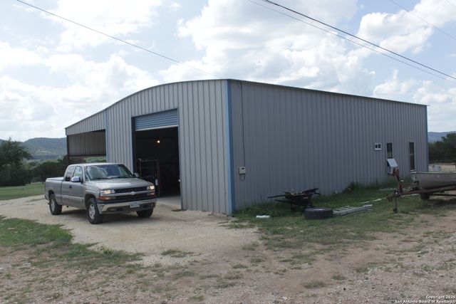 276 Fm 2748, Concan, TX 78838