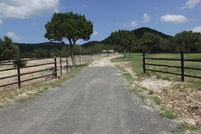 276 Fm 2748, Concan, TX 78838