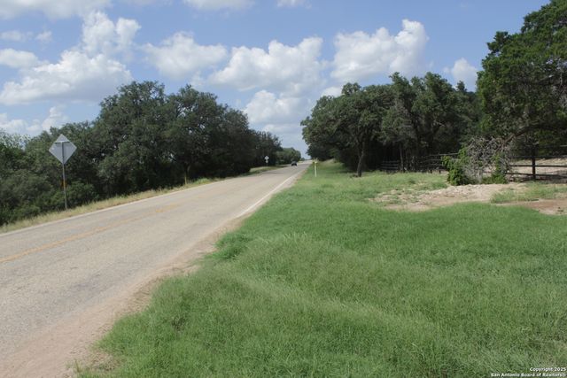 276 Fm 2748, Concan, TX 78838