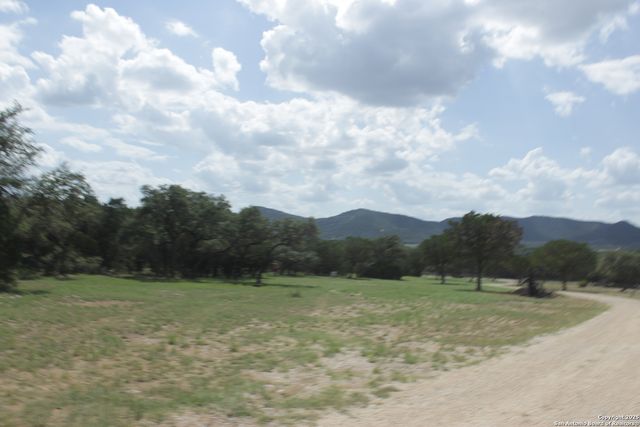 276 Fm 2748, Concan, TX 78838