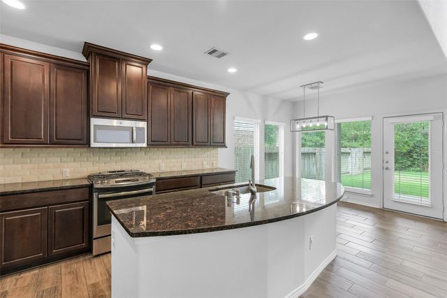 218 Kinnerly Peak Place, Montgomery, TX 77316