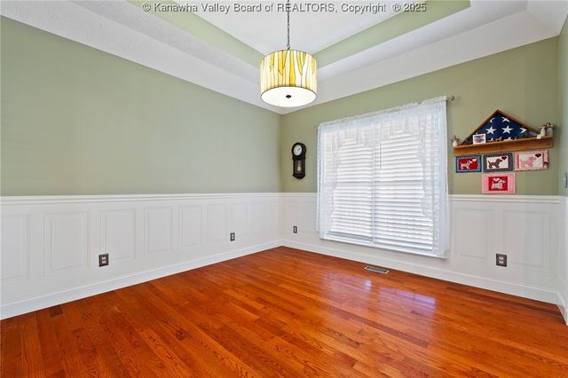 5002 Rosecrest Drive, Hurricane, WV 25526