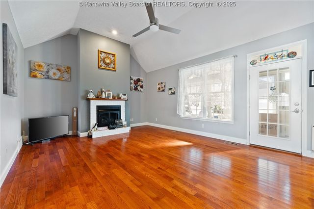 5002 Rosecrest Drive, Hurricane, WV 25526