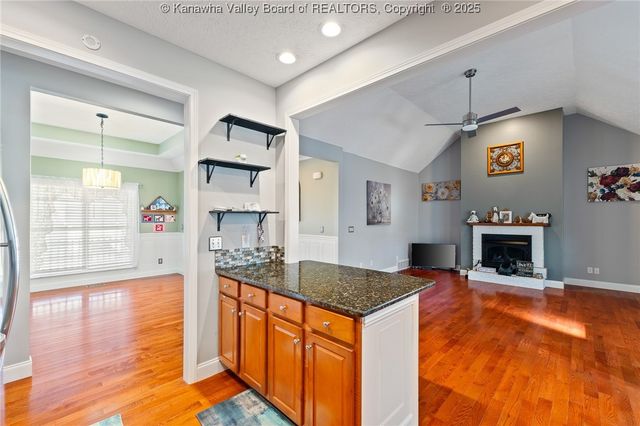 5002 Rosecrest Drive, Hurricane, WV 25526