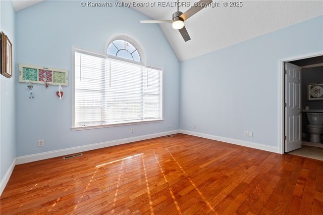 5002 Rosecrest Drive, Hurricane, WV 25526