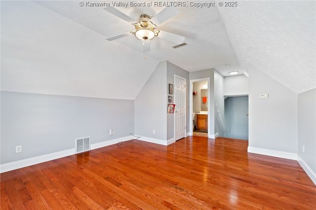 5002 Rosecrest Drive, Hurricane, WV 25526