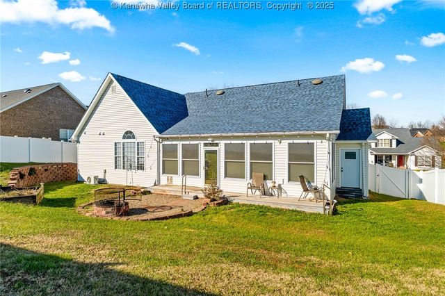 5002 Rosecrest Drive, Hurricane, WV 25526