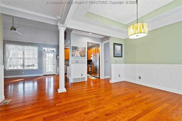 5002 Rosecrest Drive, Hurricane, WV 25526