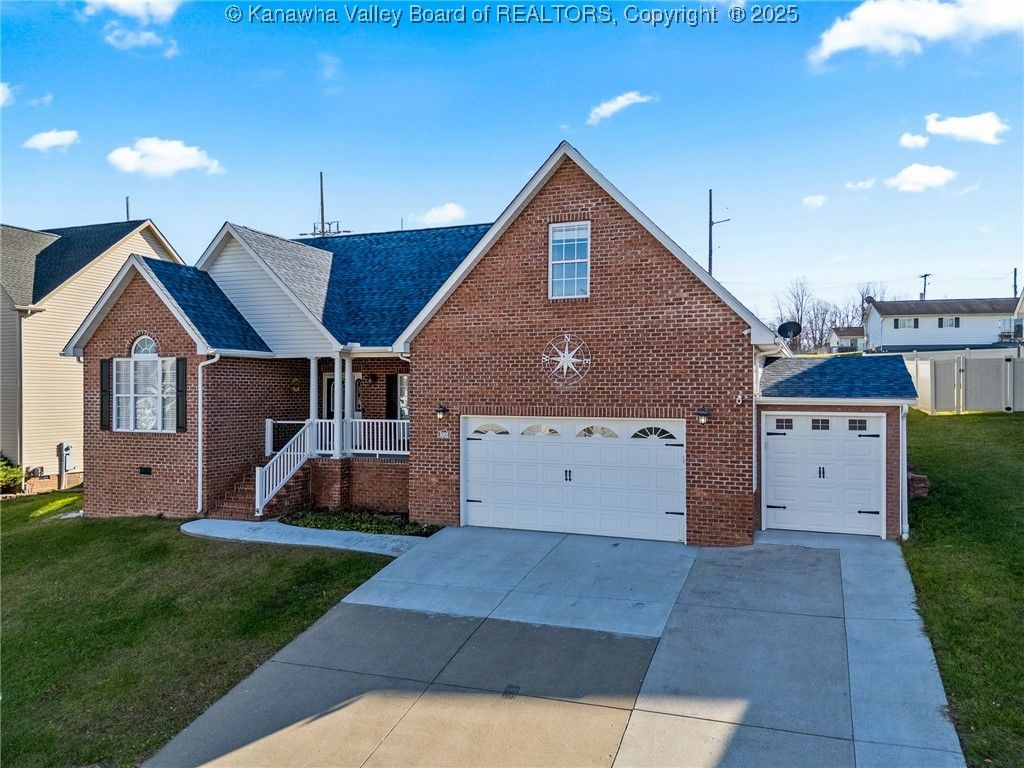 5002 Rosecrest Drive, Hurricane, WV 25526