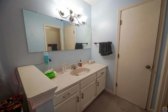 5125 NW Kendall CT, Topeka, KS 66618