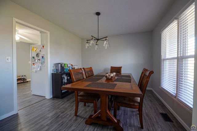 5125 NW Kendall CT, Topeka, KS 66618