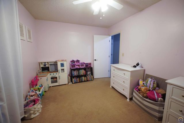 5125 NW Kendall CT, Topeka, KS 66618