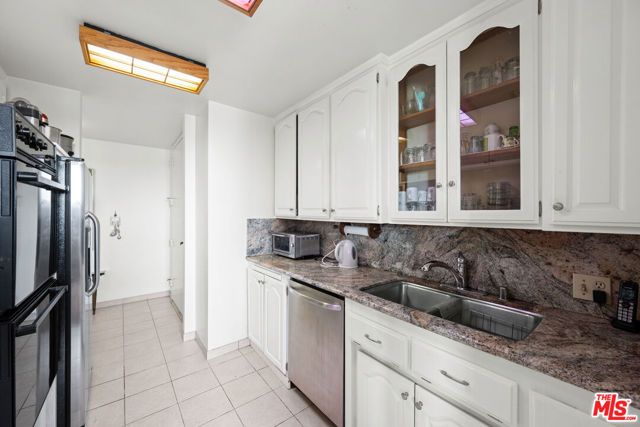 100 S Doheny Drive 512, Los Angeles, CA 90048