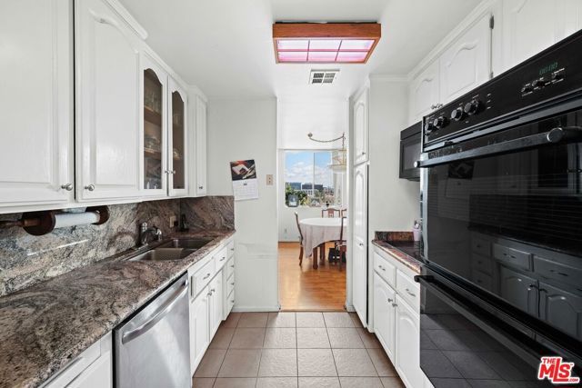 100 S Doheny Drive 512, Los Angeles, CA 90048