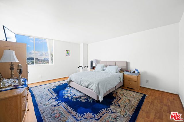 100 S Doheny Drive 512, Los Angeles, CA 90048