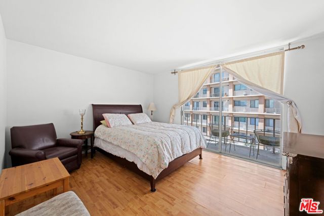 100 S Doheny Drive 512, Los Angeles, CA 90048