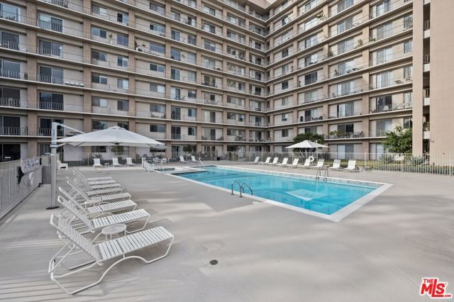 100 S Doheny Drive 512, Los Angeles, CA 90048