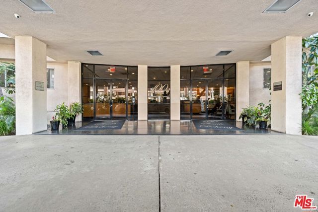 100 S Doheny Drive 512, Los Angeles, CA 90048