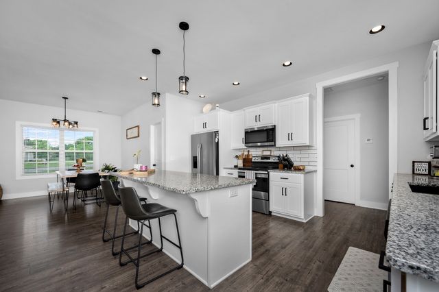 148 Oak Tree Dr, Mcminnville, TN 37110