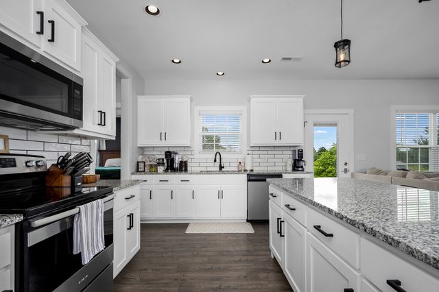 148 Oak Tree Dr, Mcminnville, TN 37110