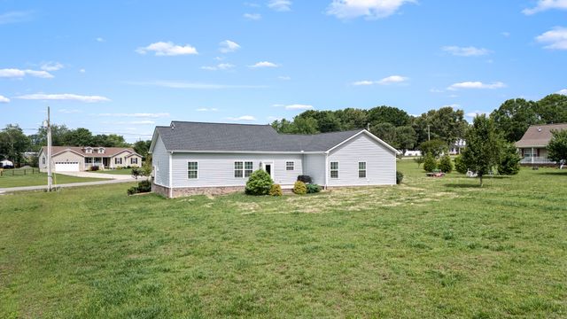 148 Oak Tree Dr, Mcminnville, TN 37110