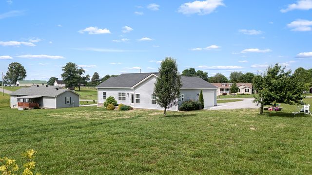 148 Oak Tree Dr, Mcminnville, TN 37110