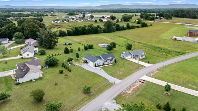 148 Oak Tree Dr, Mcminnville, TN 37110