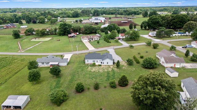 148 Oak Tree Dr, Mcminnville, TN 37110