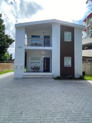 190 NW 57th Street, Miami, FL 33127