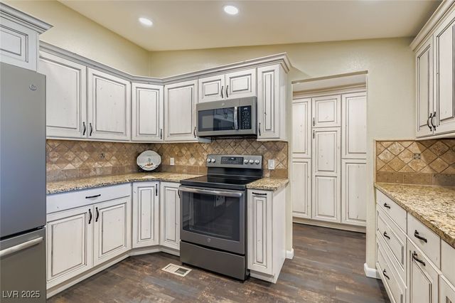 12992 State Hwy 160 Road, Las Vegas, NV 89161