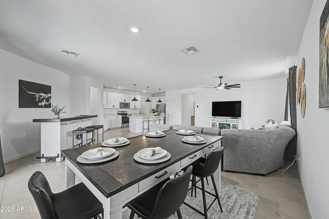 17870 W GAMBIT Trail, Surprise, AZ 85387